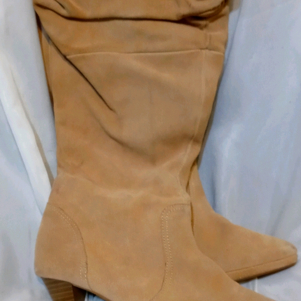 Super Tan Suede Knee-Hi Boots Sz 9!